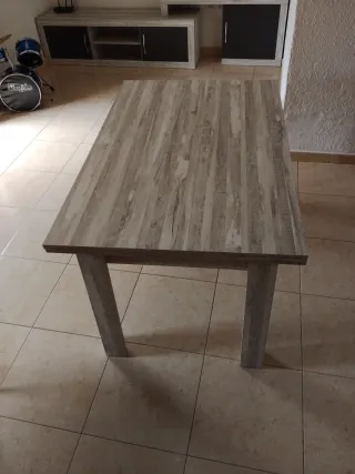 Mesa de comedor madera y metal