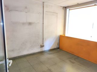 Local comercial en alquiler en Milán - Pumarín - Teatinos en Oviedo