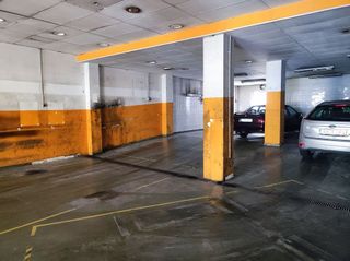 Local comercial en alquiler en Milán - Pumarín - Teatinos en Oviedo