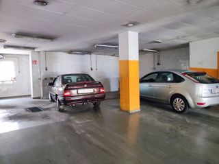 Local comercial en alquiler en Milán - Pumarín - Teatinos en Oviedo