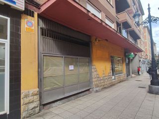 Local comercial en alquiler en Milán - Pumarín - Teatinos en Oviedo