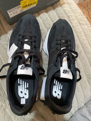 Zapatillas New Balance 327 N 45.5 Negras Blancas
