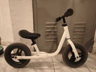 Bici de equilibrio infantil blanca