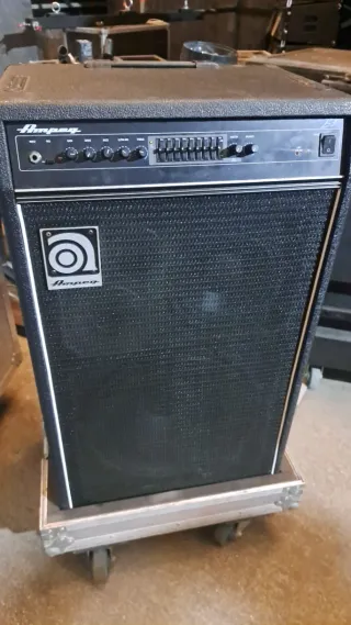 Varios amplificadores - Marshall - Ampeg