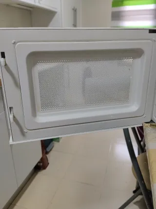 Microondas Taurus Compacto 700W 20L