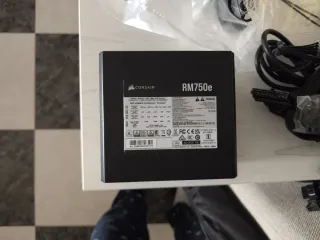 Fuente Corsair R750e Modular 750W