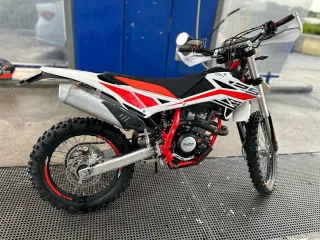 Beta 125RR LC 4T Enduro Moto