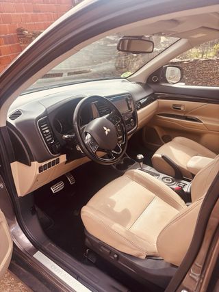 Mitsubishi Outlander 2016