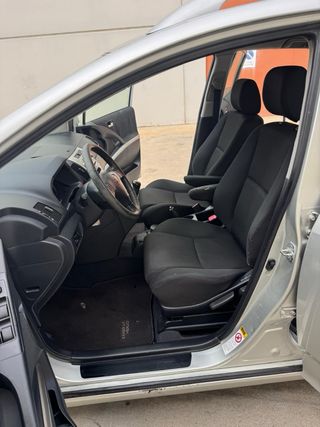 * Toyota Corolla Verso 1.8vvti * 128cv * manual *