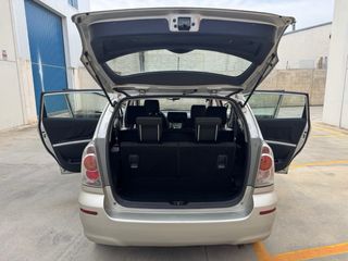 * Toyota Corolla Verso 1.8vvti * 128cv * manual *