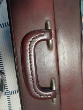 Maletín de piel marrón