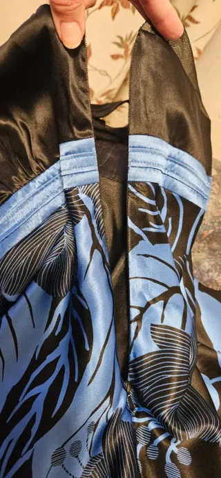 Vestido fiesta seda floral negro y azul