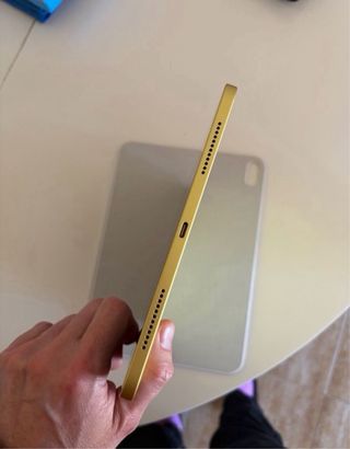 iPad 10ª Gen 64GB Giallo in perfette condizioni