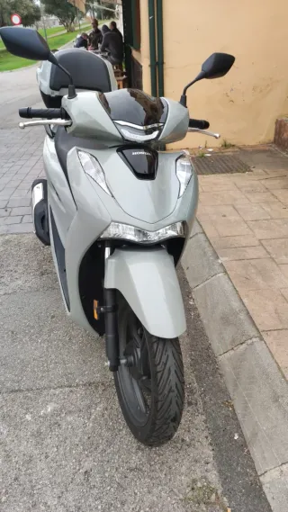 Honda SH 125 Gris Falcon