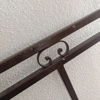 Cabezal de forja para cama