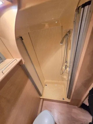 Caravana Dethleffs Camper 6 plazas Aire Mover