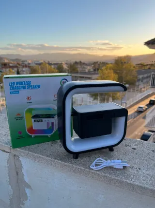 Cargador Inalámbrico Negro con Altavoz Bluetooth