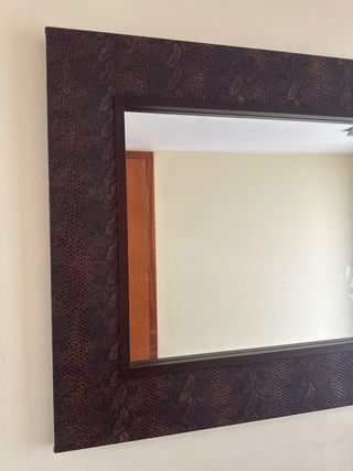 Recibidor moderno con espejo