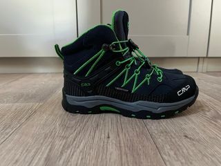 Botas niño CMP waterproof  SIN ESTRENAR Talla 32