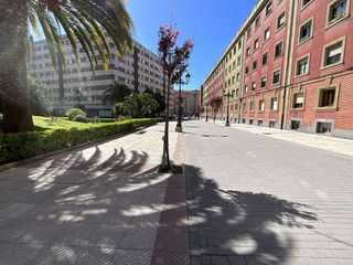 Local comercial en venta en Milán - Pumarín - Teatinos en Oviedo