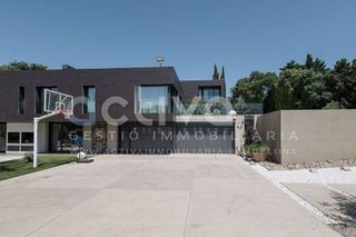Chalet en alquiler en Ciutat Diagonal - La Miranda - La Mallola en Esplugues de Llobregat
