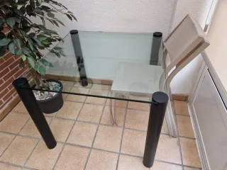 Mesa cristal y acero negro