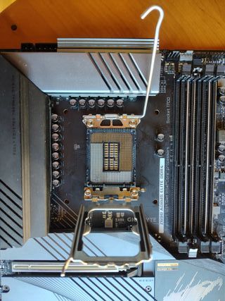 Gigabyte Z690 Aorus Elite DDR4 Placa Base