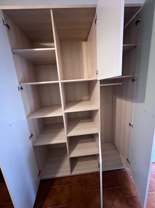 Armadio bianco lucido legno chiaro