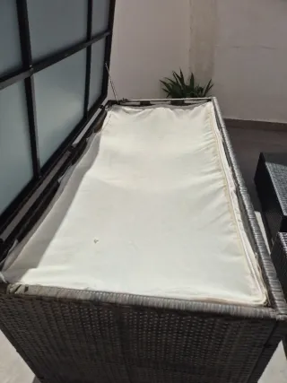 Baúl jardín XL con ruedas + Mesa baja + asiento ba