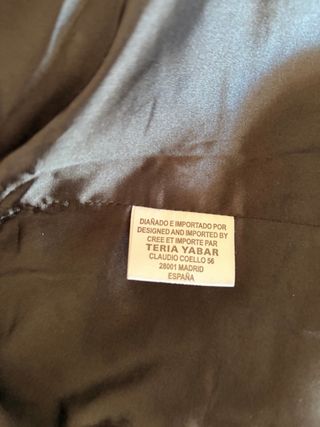 Chaqueta Teria Yabar Negra Botones Dorados