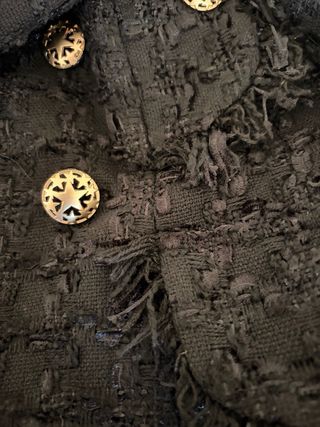 Chaqueta Teria Yabar Negra Botones Dorados