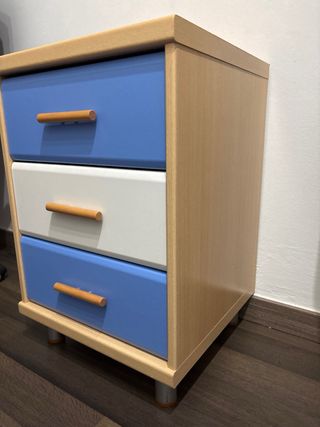 Mesita de noche 3 cajones madera