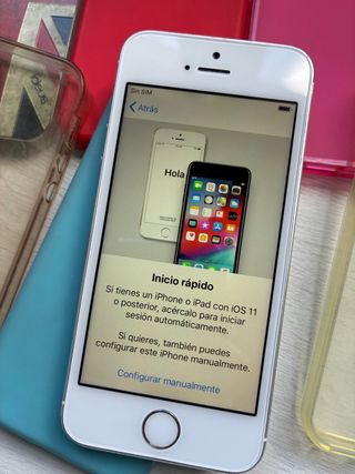 iPhone 5s con 6 fundas