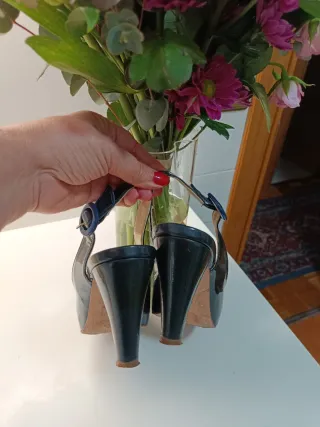 Zapatos Peep Toe Charol Unisa Azul Marino