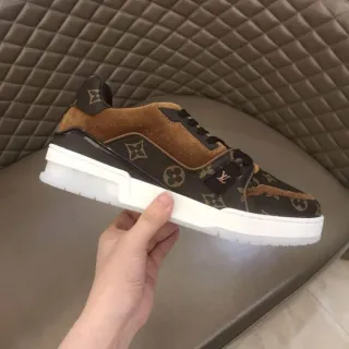 Scarpe Louis Vuitton Marroni Taglia 45
