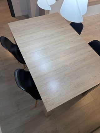 Mesa comedor y 4 sillas