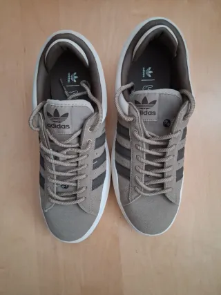 Zapatillas  Beige y Marrón Talla 45.5