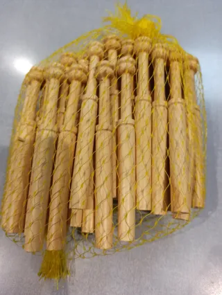 Bolillos de madera para encaje  140 unidades