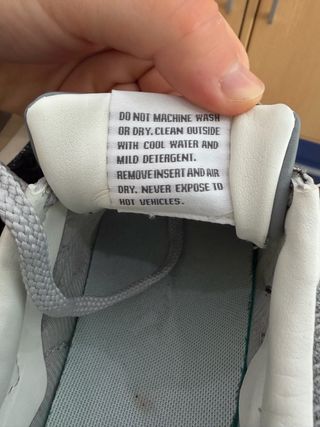 Zapatillas New Balance Beige, Rojo y Gris