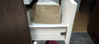 Mueble de baño wengue y blanco