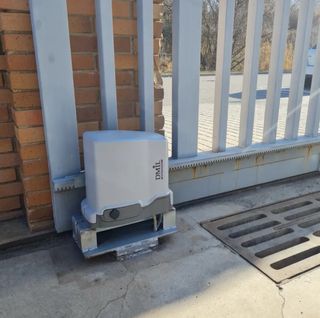 Motor para puertas y persianas