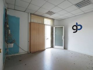 Local comercial en alquiler en Instituts - Ponent - Sota el Camí Ral en Granollers