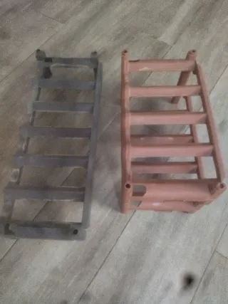 Botelleros metálicos y de plástico
