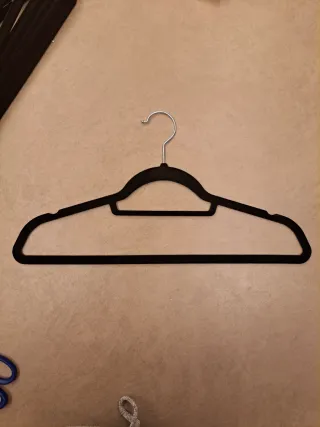 12 Perchas Terciopelo Negro + 10 Perchas Pantalón