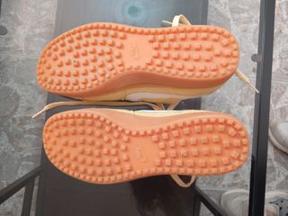 Zapatillas Nike Amarillas y Blancas