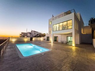 Chalet en venta en Zubia (La)