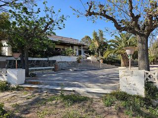 Chalet en venta en Novelda