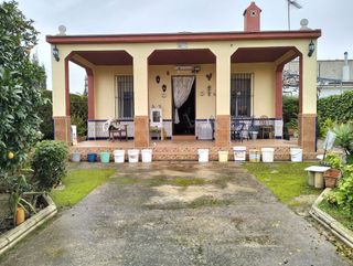 Chalet en venta en Pilas