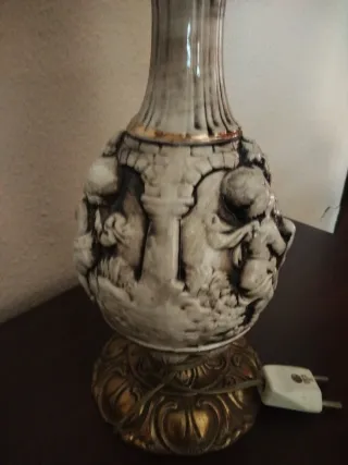 Lámpara de mesa cerámica y metal