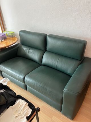 Sofá de 2 plazas de piel verde